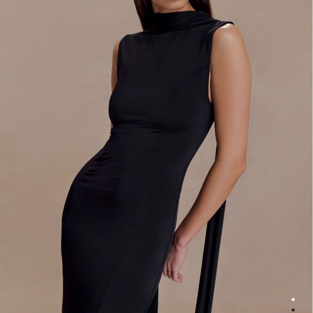 Meshki Wisteria Elegant Black Sleeveless Evening Gown with Scarf - M, black - Picture 3 of 11